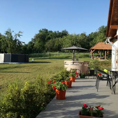 Toberke Vendeghaz Imola